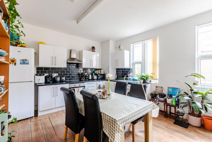 9 newport garden s- kitchen