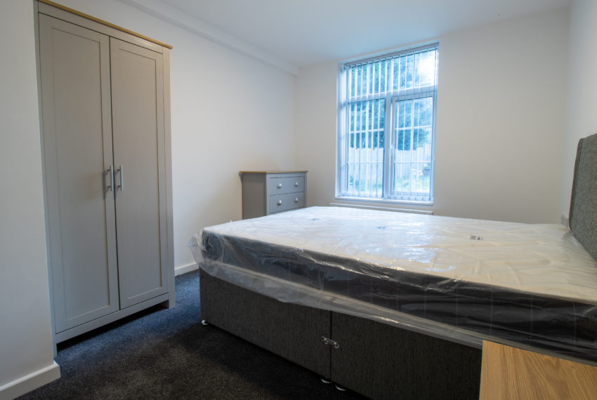 1 35 Cliff Road, Basment