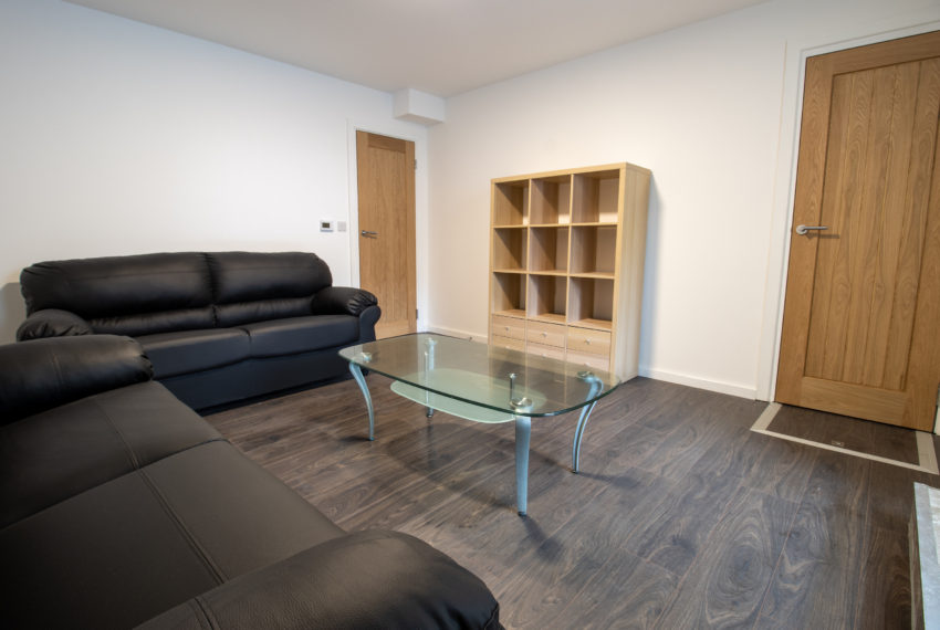 22 35 Cliff Road, Basment