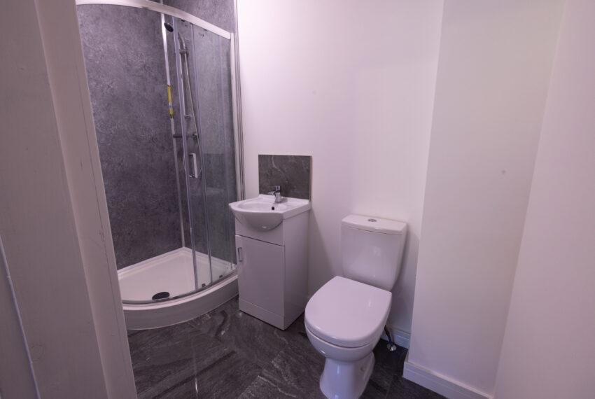 Flat 2 40 Headingley Lane 8